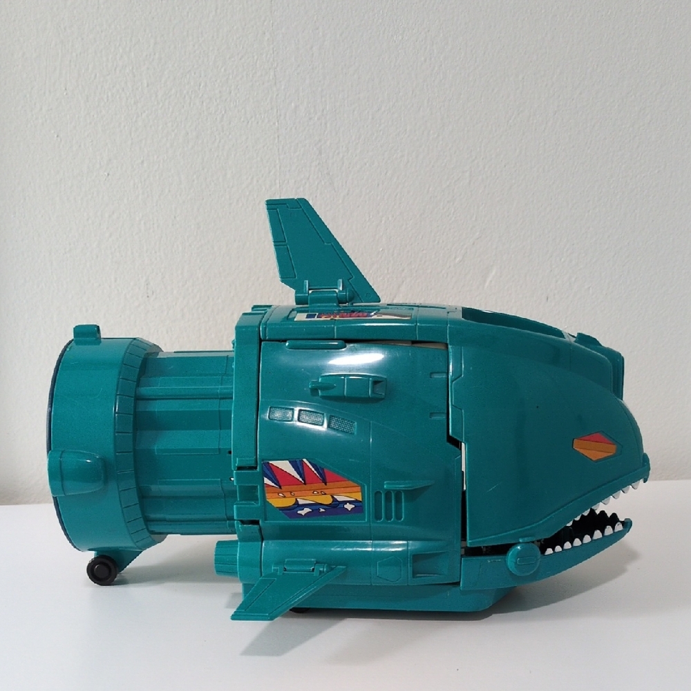 Vintage Battle Beast Shocking Shark Transport Station